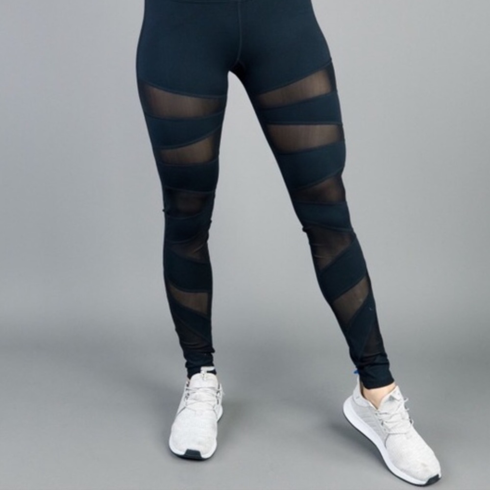 Buffbunny Size medium Anastasia leggings